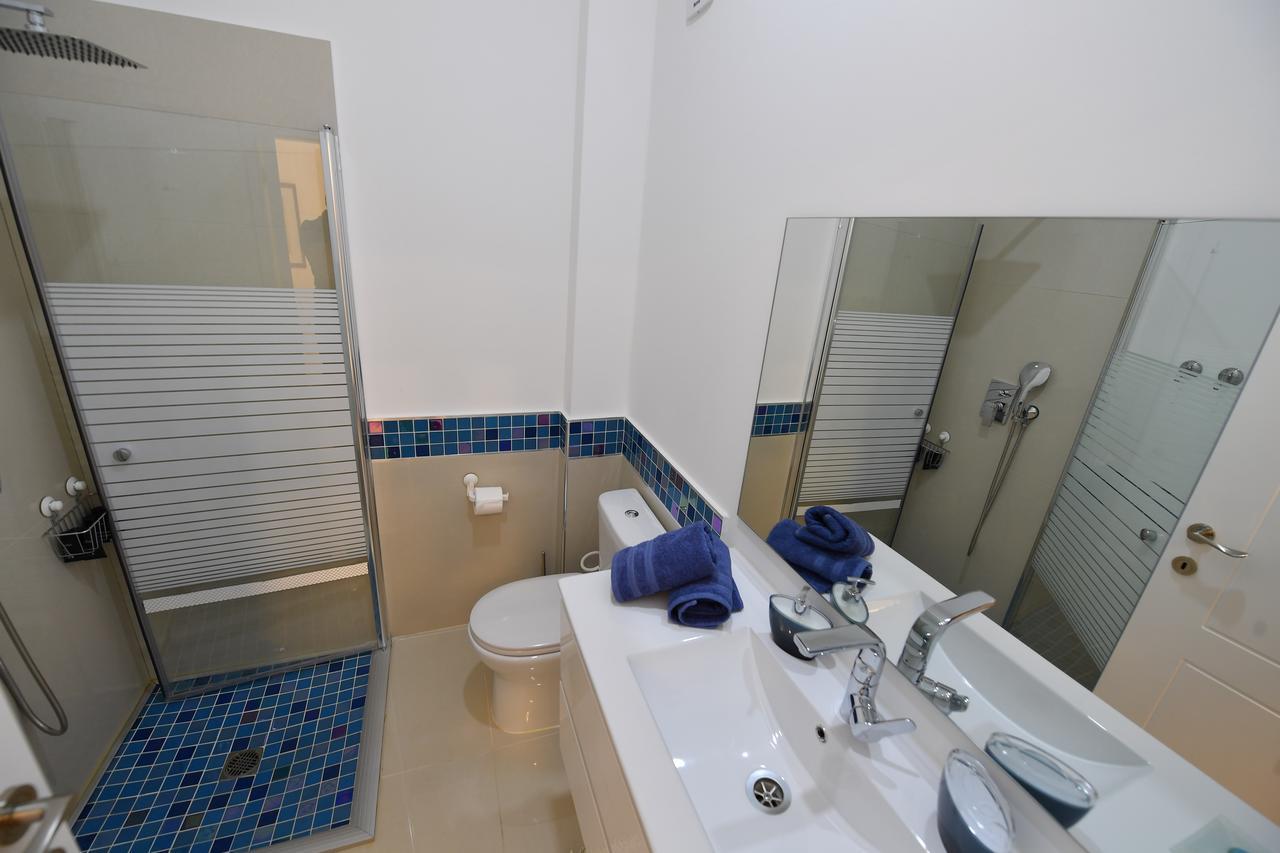 Turquoise Apartment With Pool エイラート エクステリア 写真